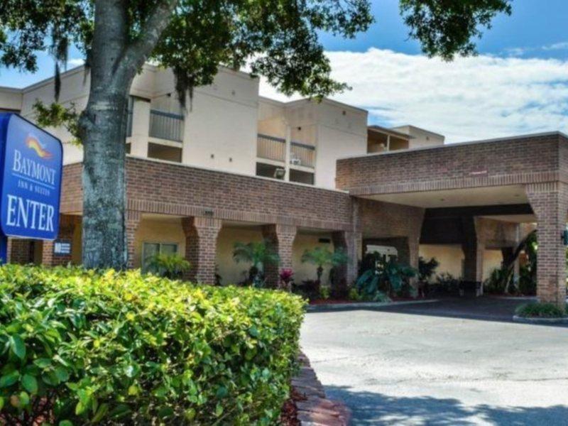 Baymont By Wyndham Tampa Near Busch Gardens Hotel Kültér fotó
